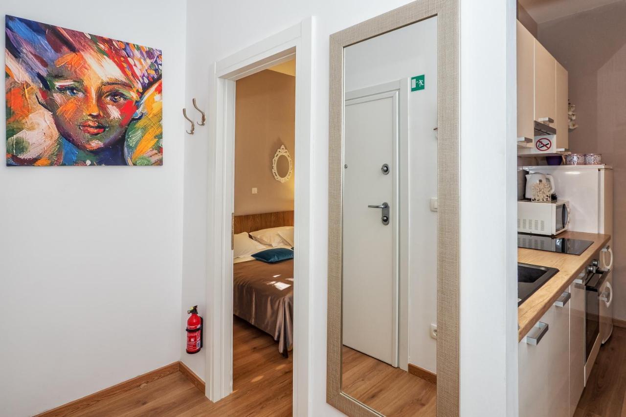 Apartment Queen Teuta In The Heart Of Split Historical Heritage ภายนอก รูปภาพ