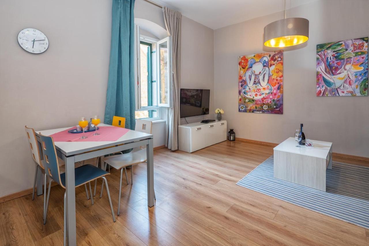 Apartment Queen Teuta In The Heart Of Split Historical Heritage ภายนอก รูปภาพ